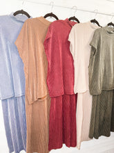 Load image into Gallery viewer, Ribbed mock neck set
