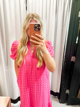 Load image into Gallery viewer, Stand Out in a Crowd Entro- Hot Pink
