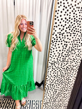 Load image into Gallery viewer, Stand Out in a Crowd Entro- Green
