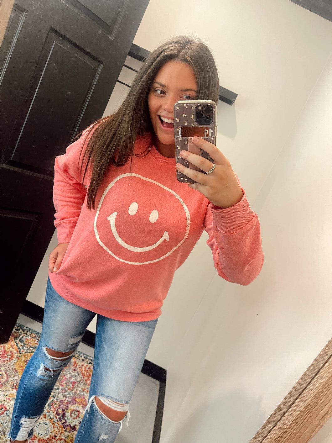 smiley face graphic sweatshirt (pink)